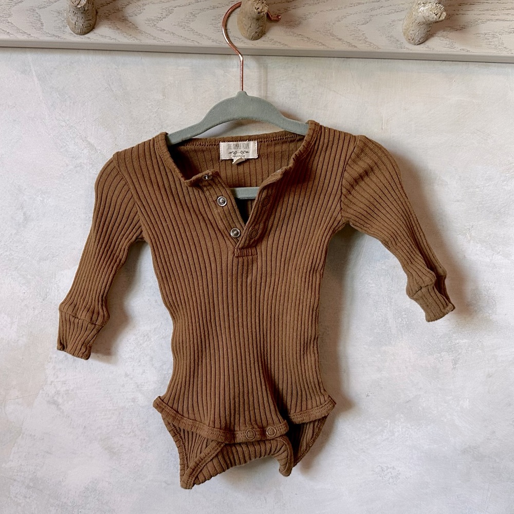 The Simple Folk baby onesie - mustard color size 3-6 months